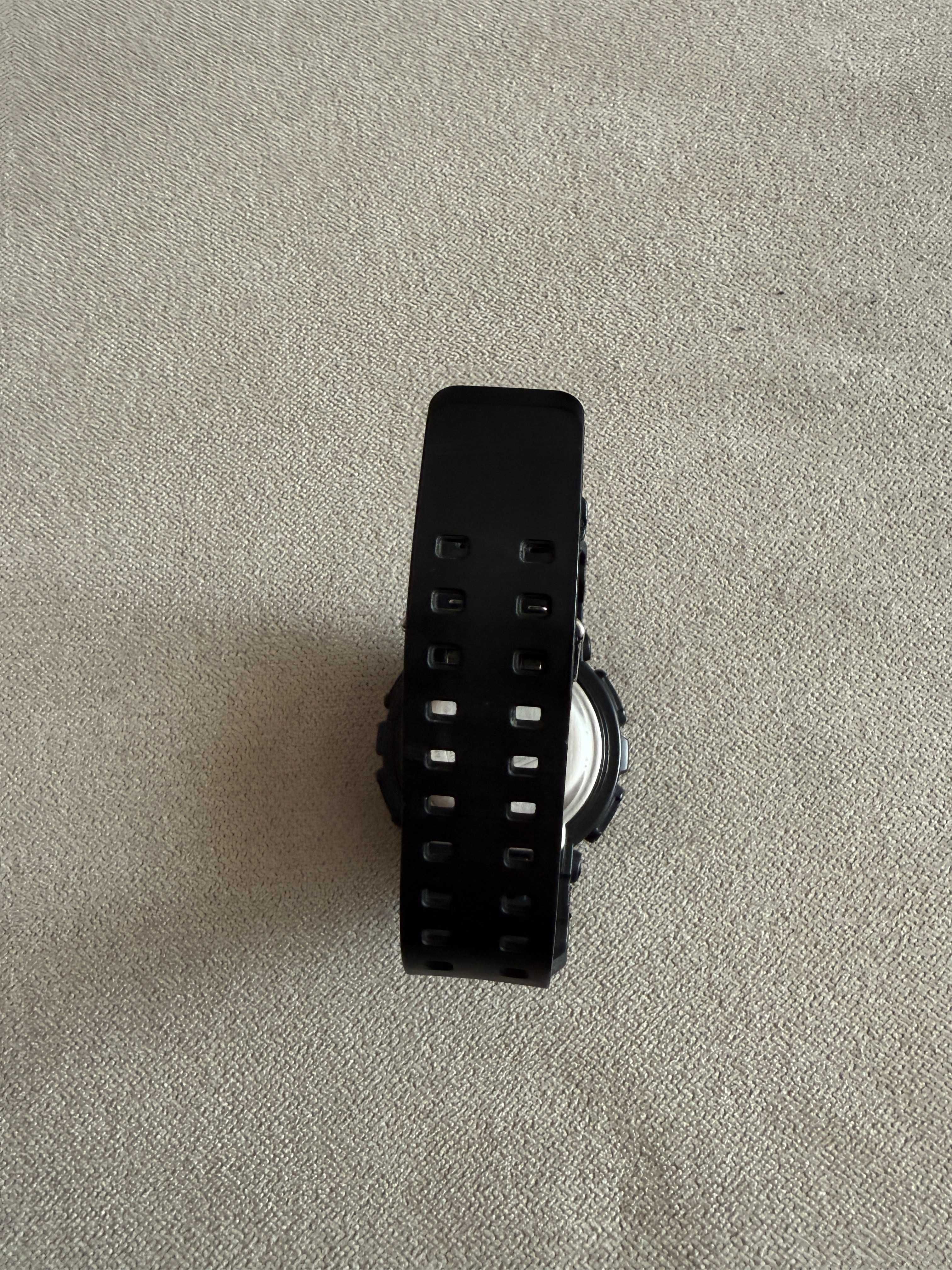 Продавам часовник Casio G-Shock GA-110GB