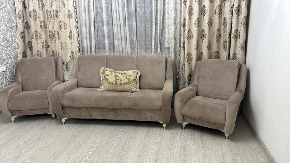 Продаю диван хорошего качества