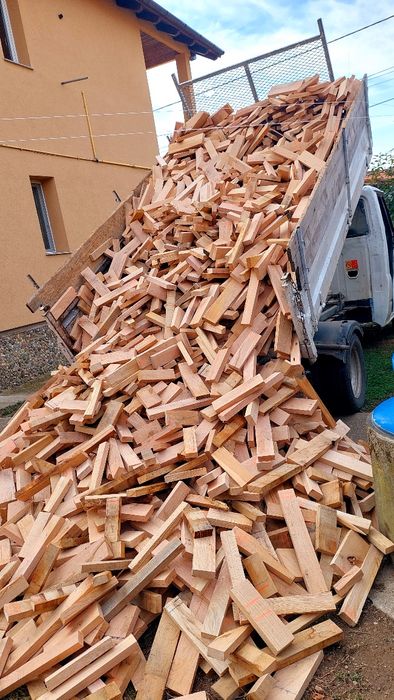 Lemne de foc deseuri la 1700 lei