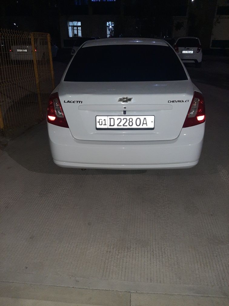 Srochna sotiladi Lacetti 1.8 2011 suyagi butun 2ta joyida bor tetik mo