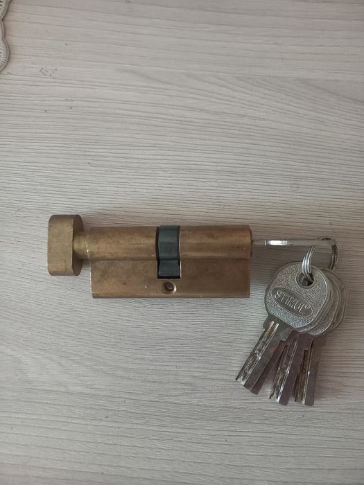 Продам новыу сердцевину от внутреннего замка