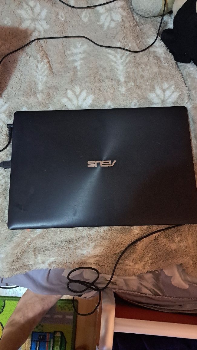 Laptop Asus X553M.Memorie 4GB.HDD 500 GB.