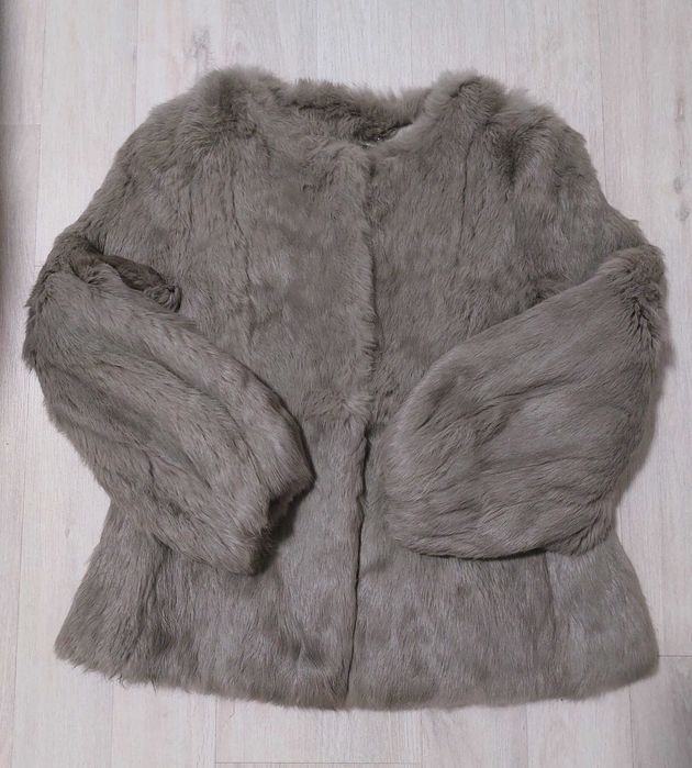 Haină din blană de iepure.