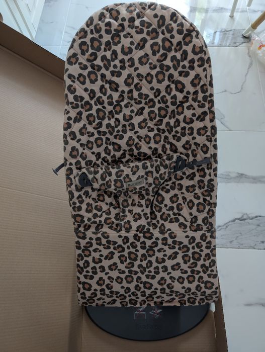 Balansoar Bebe BabyBjorn Editie Limitata Leopard Bej