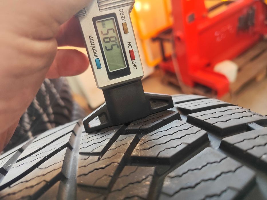 2бр. зимни гуми 225/45/17 Goodride