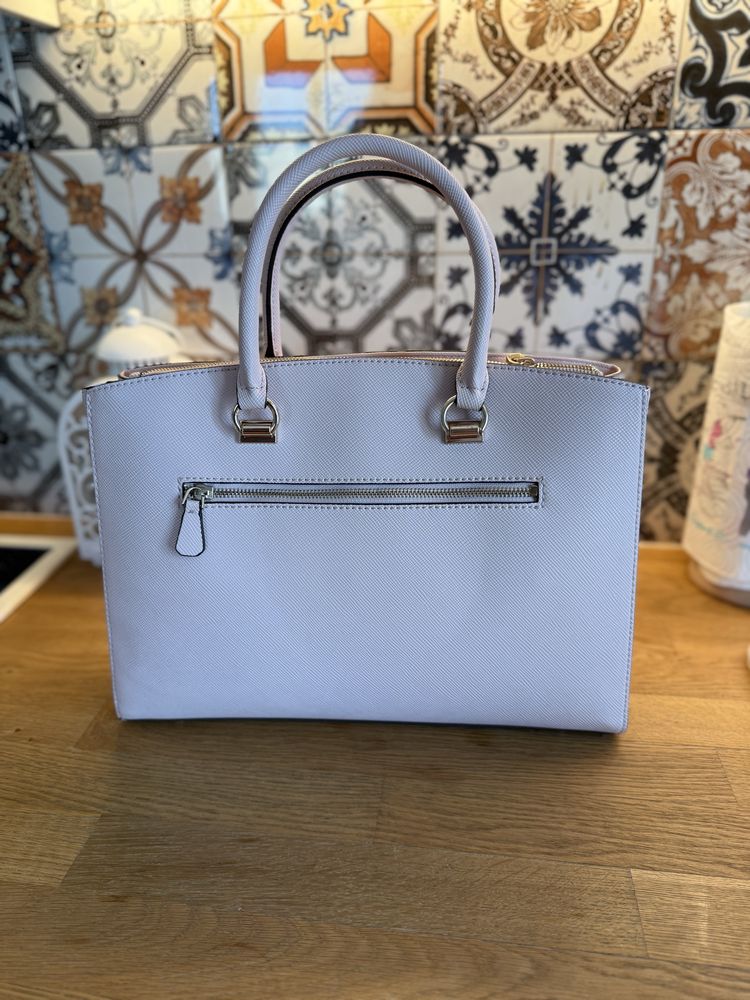 Дамска чанта Guess