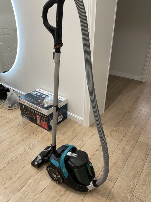 Пылесос Tefal Silence Force Cyclonic зеленый