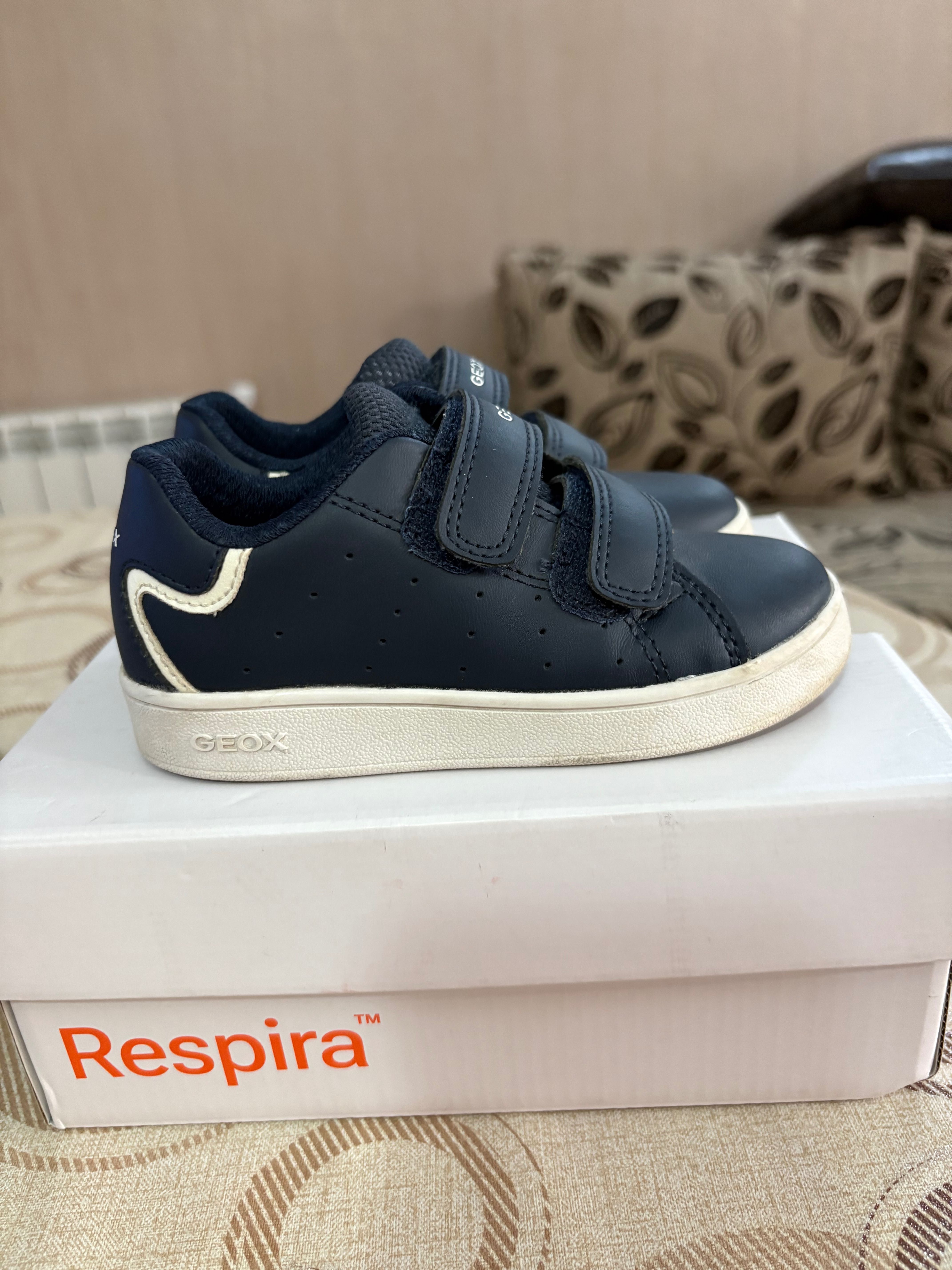 Маратонки Geox детски в синьо