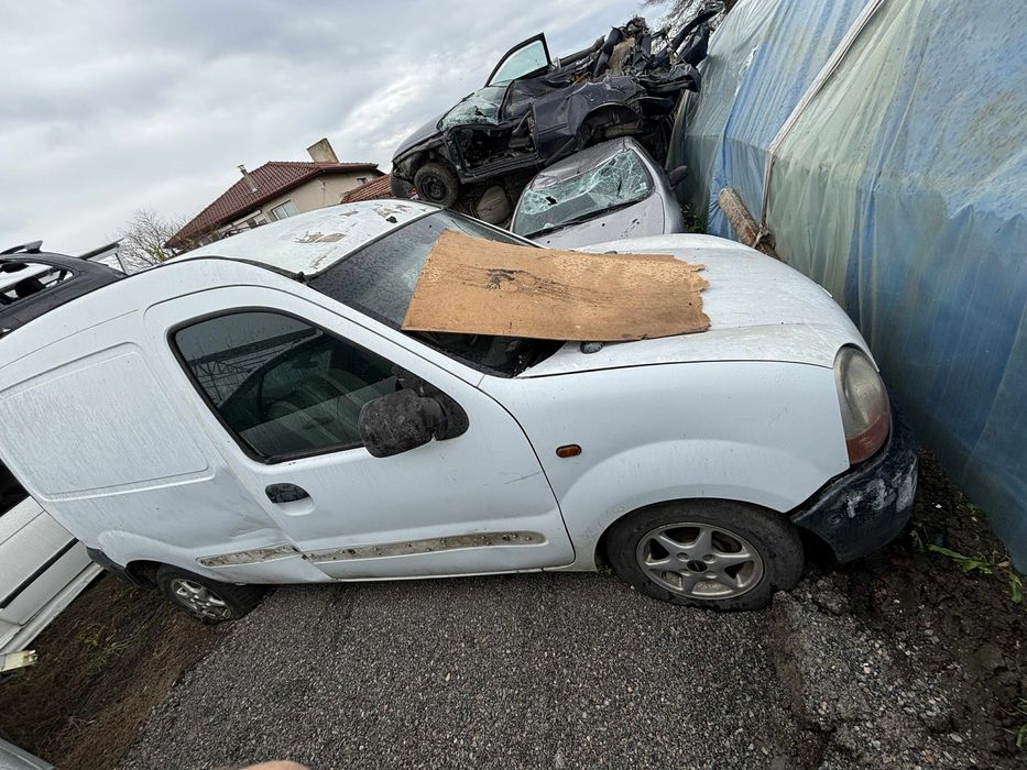 НА ЧАСТИ Renault Kangoo 1.9D