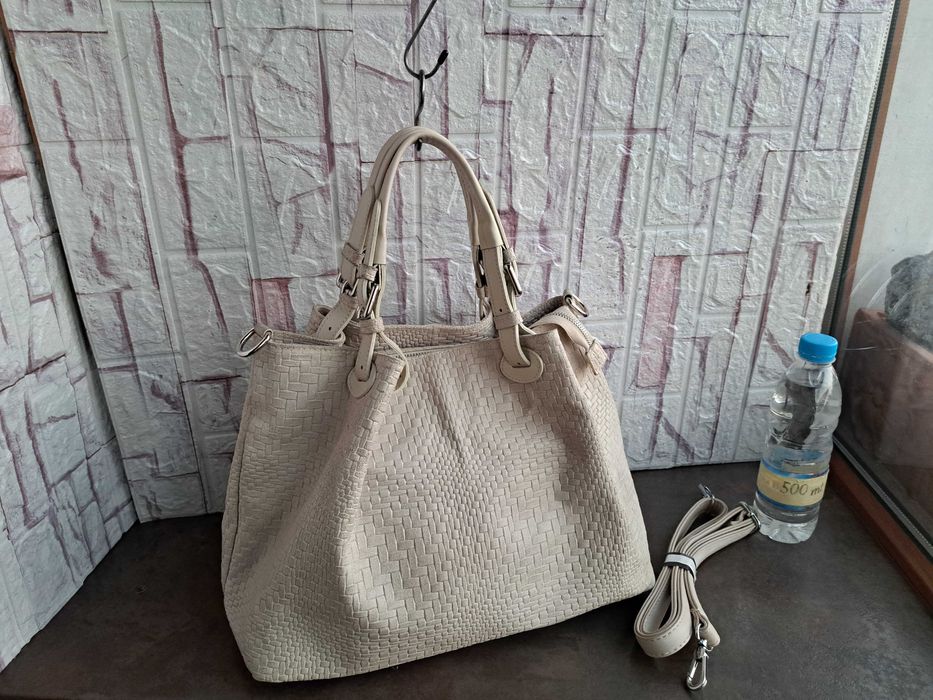 дамска чанта,бежова велурена торба-естествена кожа и велур