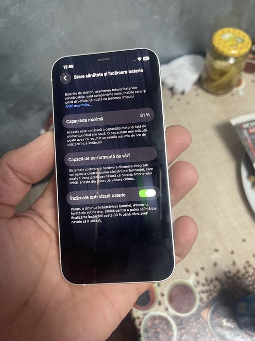 Vand iphone 12  81 bat