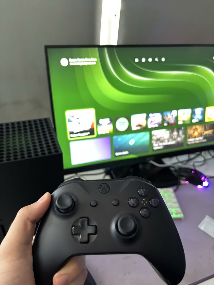 Xbox Series X 2 Controllers