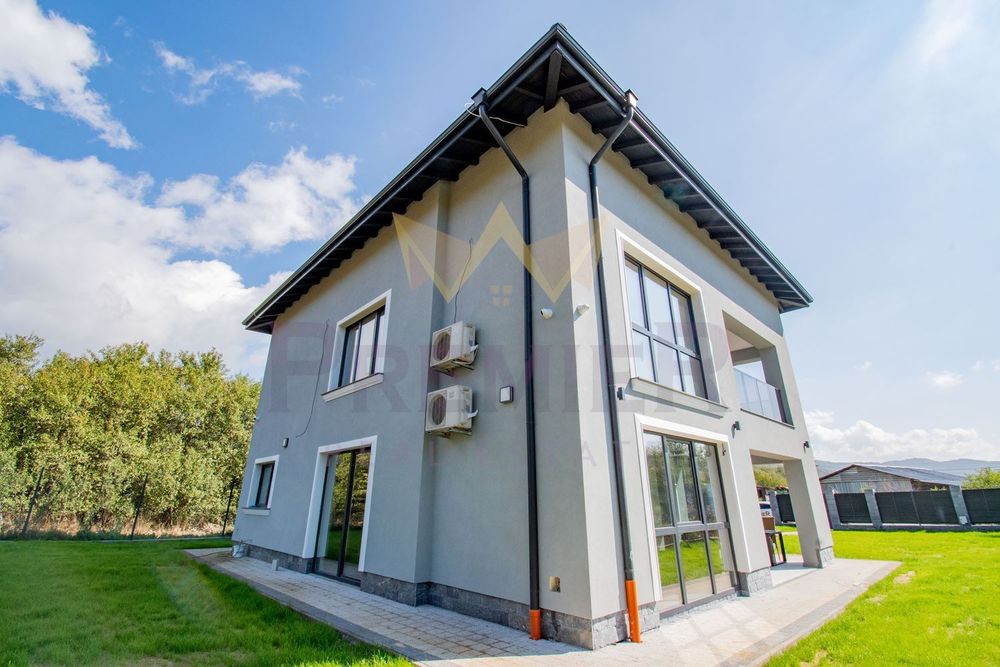 Къща в София, област-с.Осоица площ 360 цена 750000