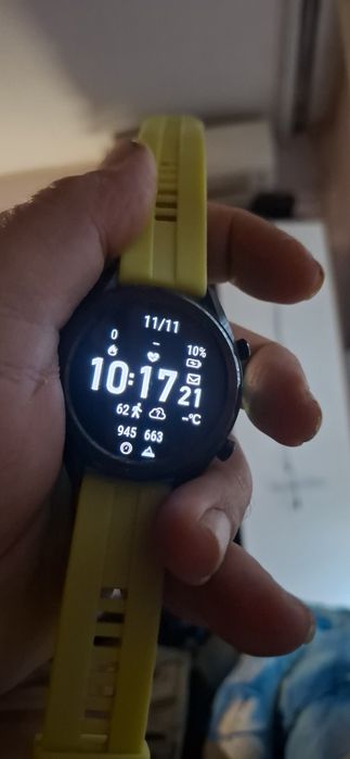 Смарт часовник Хуауей Gt  в много добро състояние без драскотини и бъг