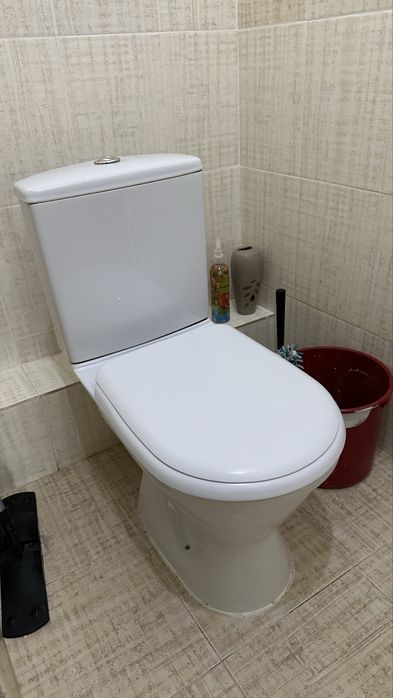 Унитаз сантек в хорошем состоянии