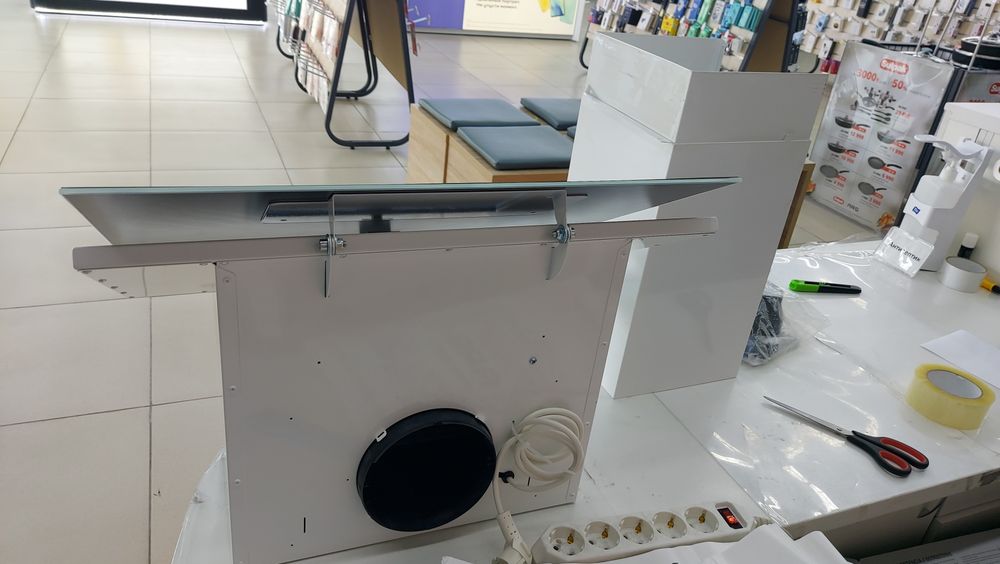 Вытяжка Electrolux новый