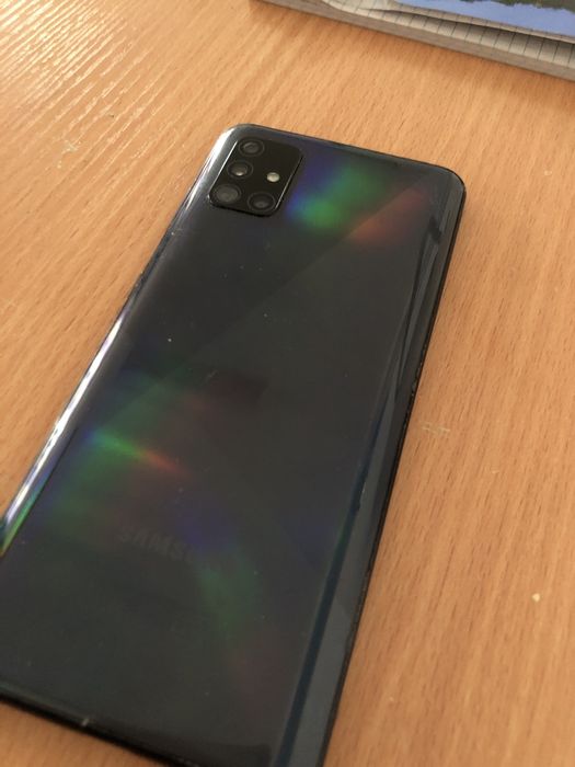 Самсунг а51 в хорошем состояний