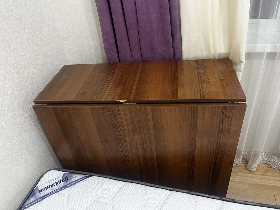 Продам стол книжка