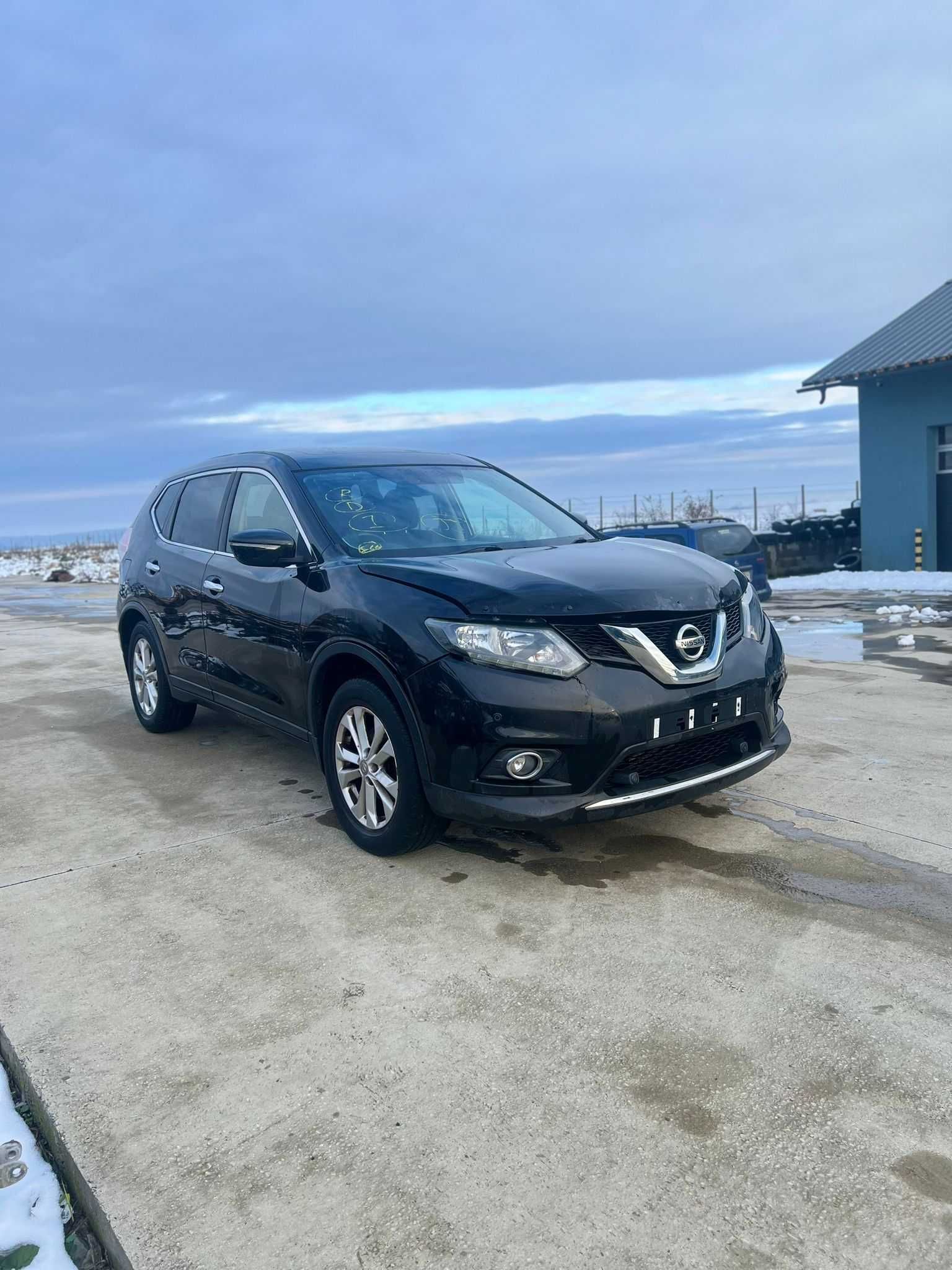 Usa dreapta fata spate Nissan X-trail T32 1.6 DCI si piese