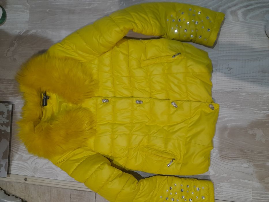 Страхотно жълто яке