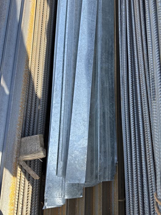 Паласа лист Уголник