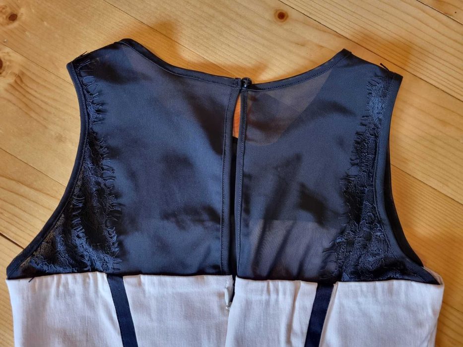 Рокля Paper Dolls London