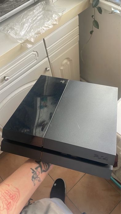 Vand Ps4 in stare foarte buna