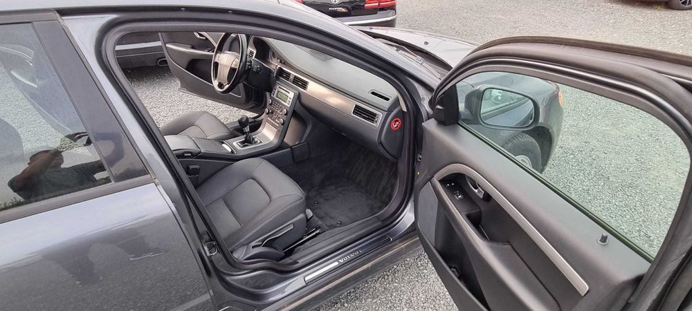 Volvo V70 2.4 Diesel 175 Cp 2011 Rate sau Cash