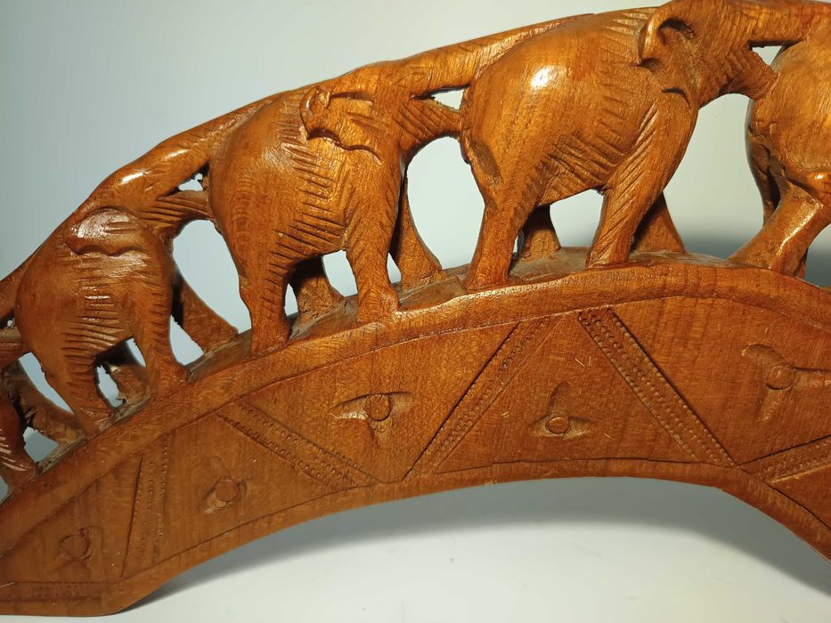 Grup statuar cu elefanti  sculptat  manual din lemn de teak. 41cm
