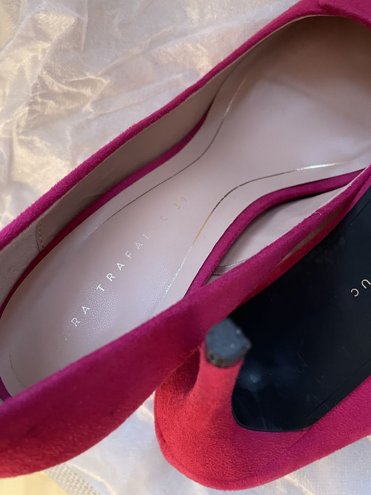 Дамски обувки ZARA с висок ток