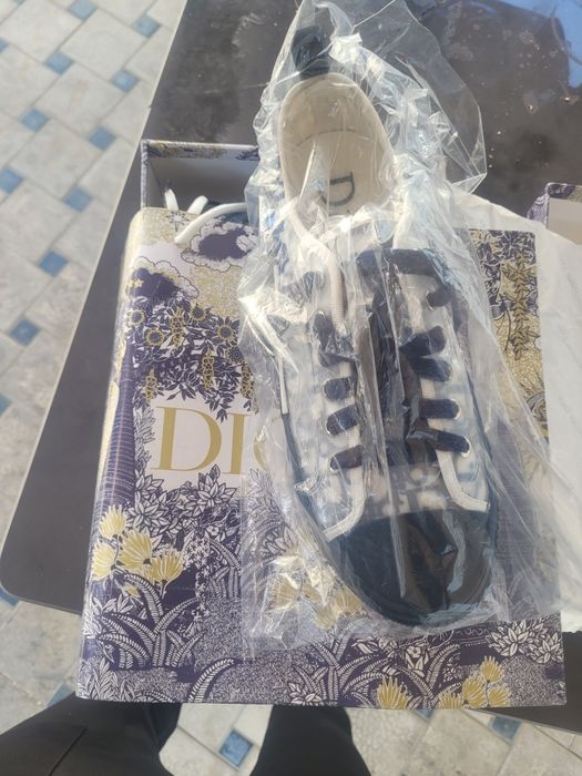 Yangi oyoq kiyim. Dior