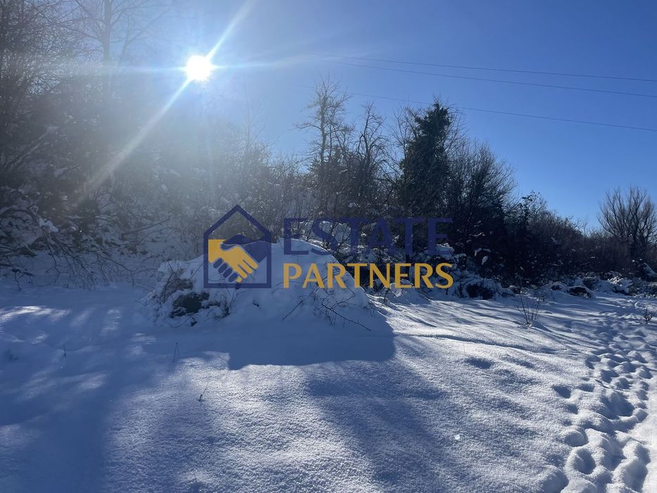 Земеделски имот в Пловдив, област-с.Извор площ 2094 цена 50000