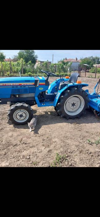 Продавам малък трактор 18 коня