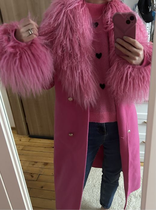 Палто от вълна с яка и ръкав от естествен косъм