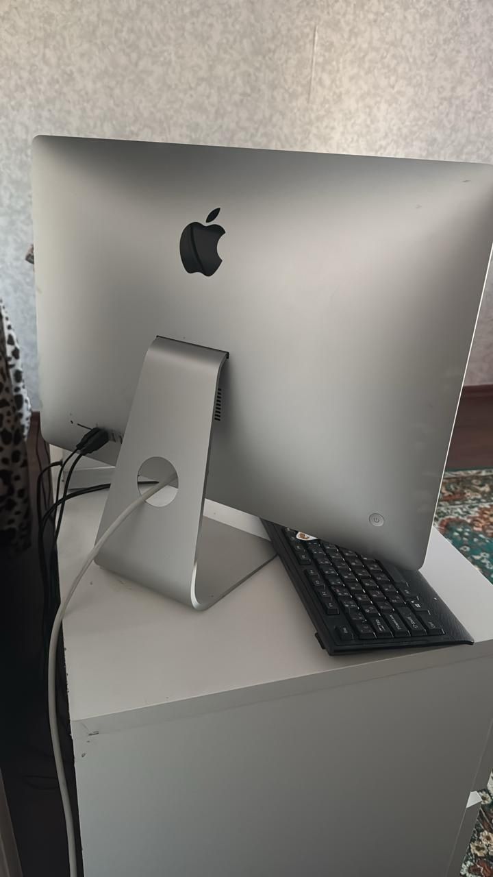 imac 2013 late 21, i5/RAM8/Intel Iris Pro graphics