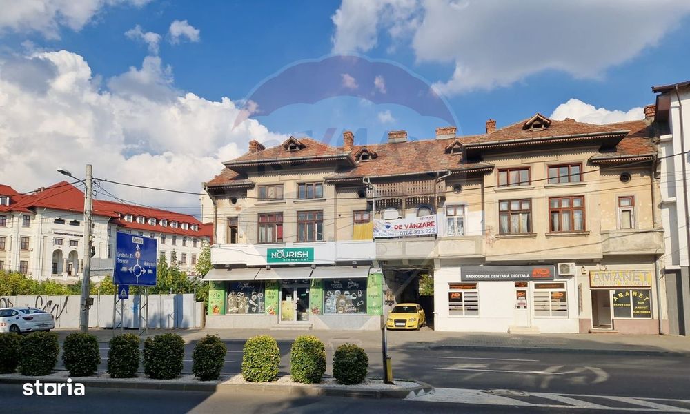 Casă / Vilă cu 10 camere de vânzare în zona 1 Mai