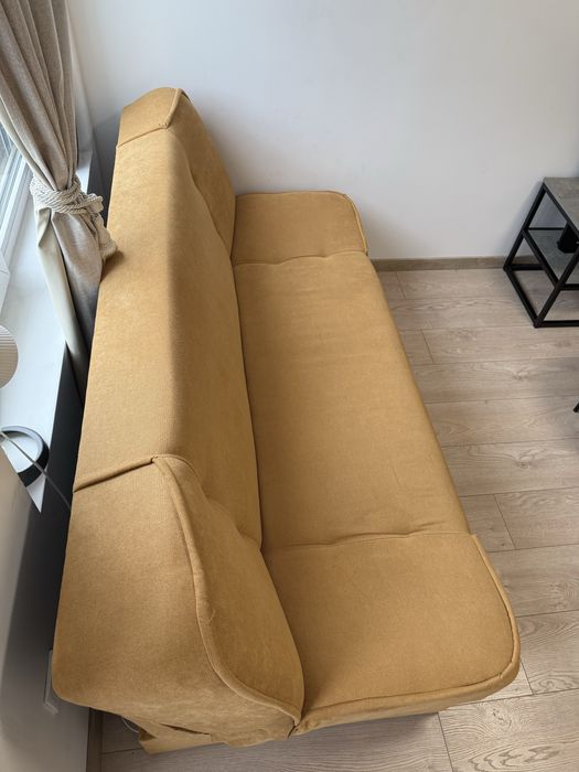 Продавам 3-местен разтегателен диван в отлично състояние