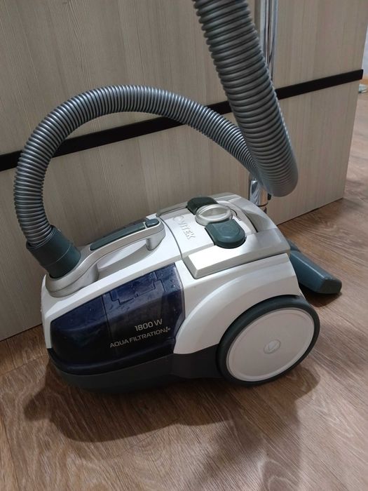 Продам пылесос Vitek в хорошем состоянии