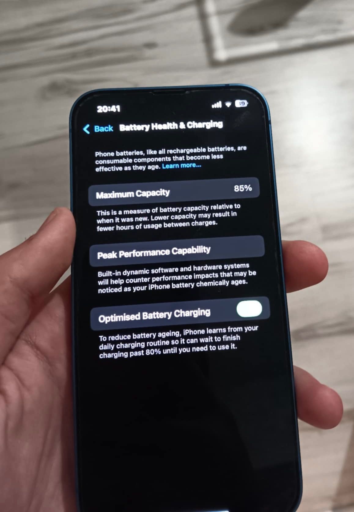 Продавам IPhone 13 128GB Син