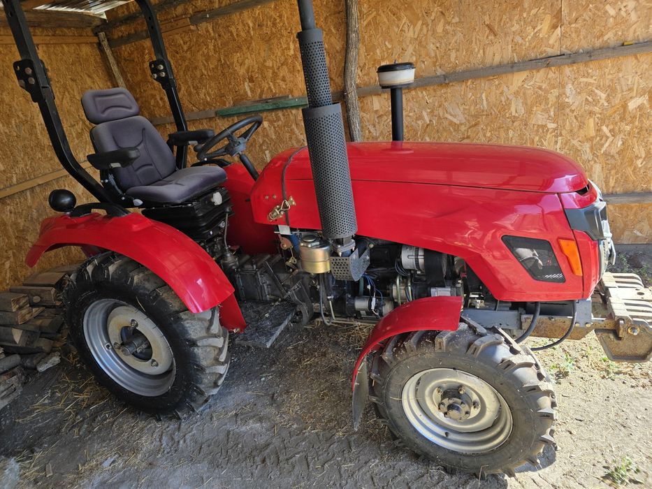 Tractor  KONIG TRAKTOREN  25CP 4x4 scaun pe pernă de aer și carte RAR