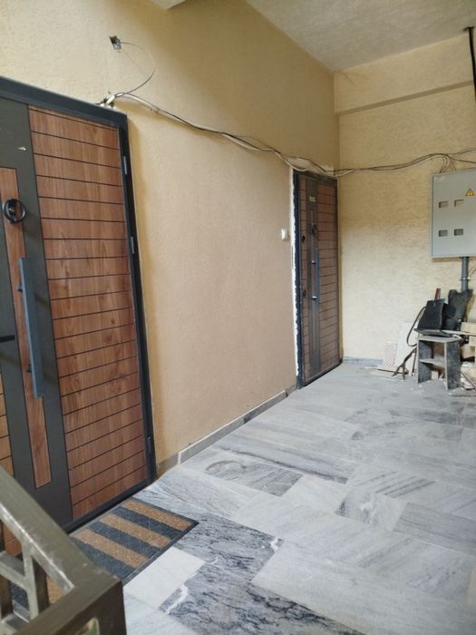 Продажа кв ремонт 95% Самарканд дарвоза куча 2/2/4 57м2