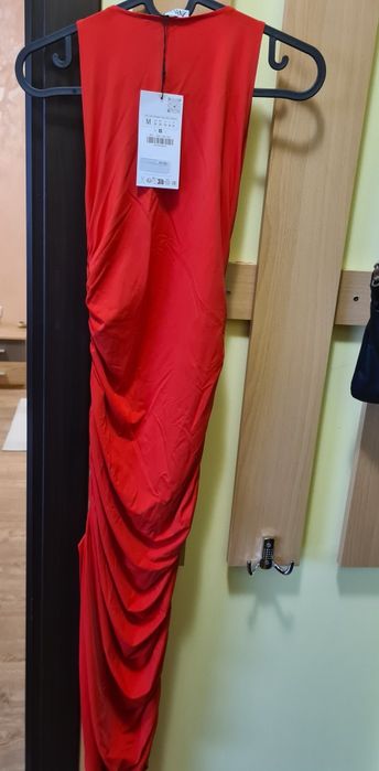 Червена рокля Zara