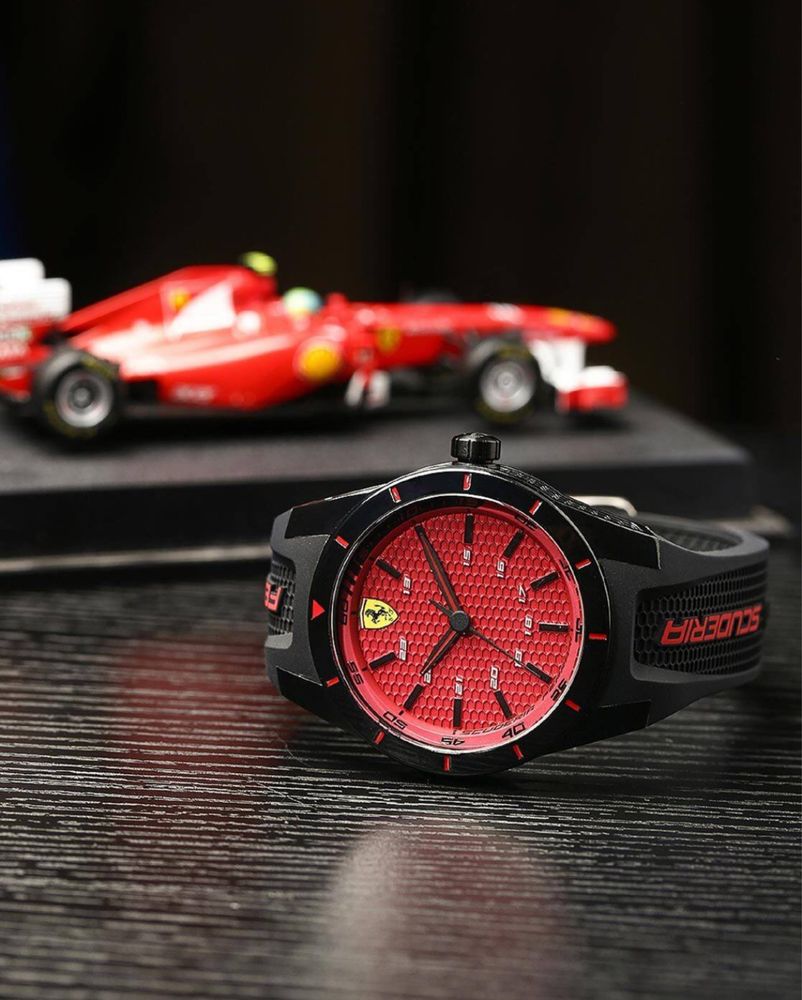 Часы Ferrari Б/У