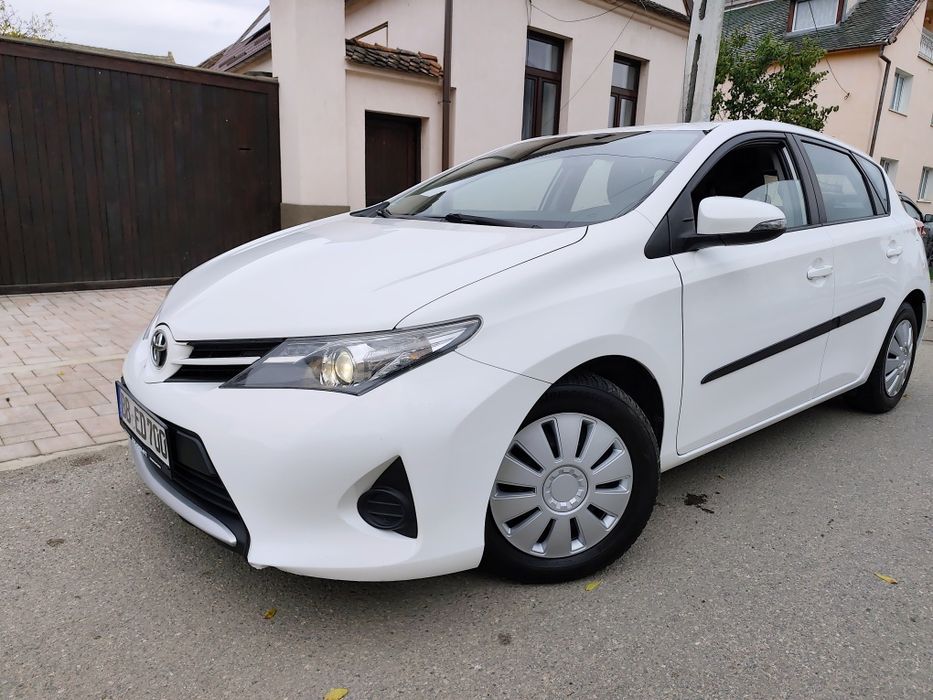 Toyota Auris an 2013 facelift 1.4 diesel euro5 Hatchback