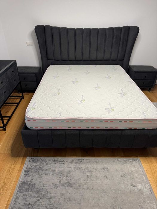 Dormitor complet + 2 carpete – stare excelentă