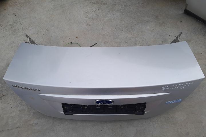 Capota portbagaj Ford Mondeo MK3  [din 2000 pana  2003] Sedan 1.8 MT