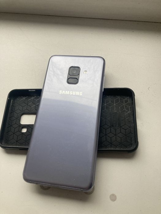 Samsung A8 продается