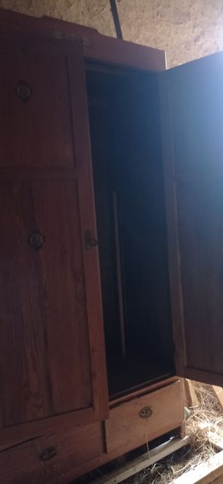 Старинен гардероб