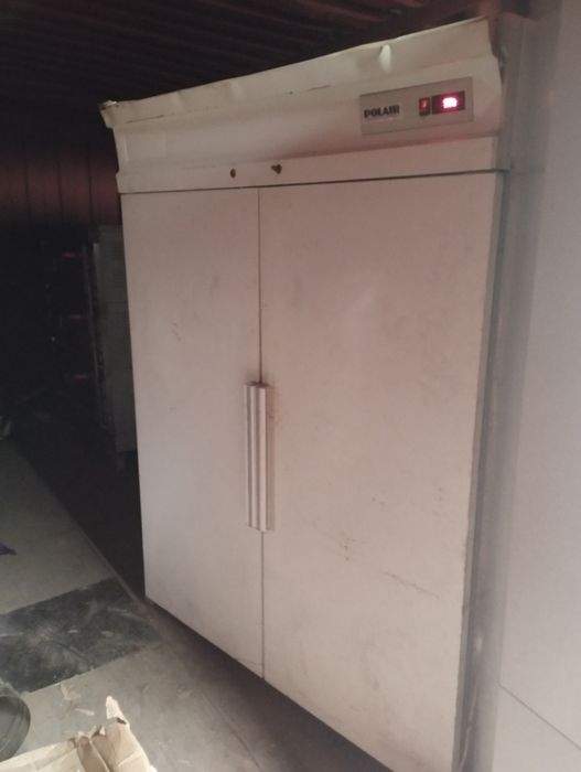 Холодильник большой