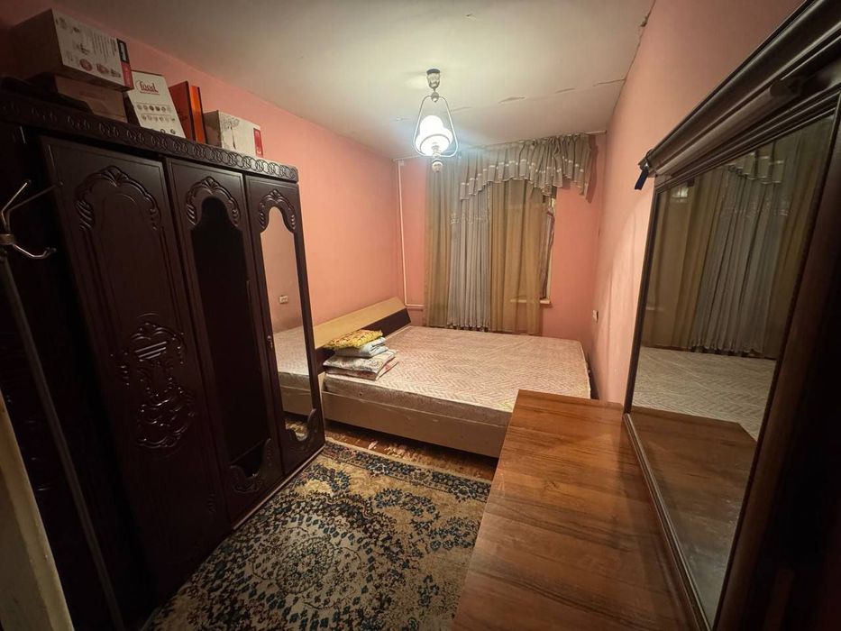 Jaxon market orqasida 1 etaj 2 xona